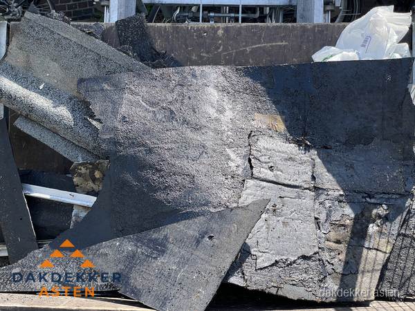 Kosten dakrenovatie: afvoer oud dakmateriaal in Asten