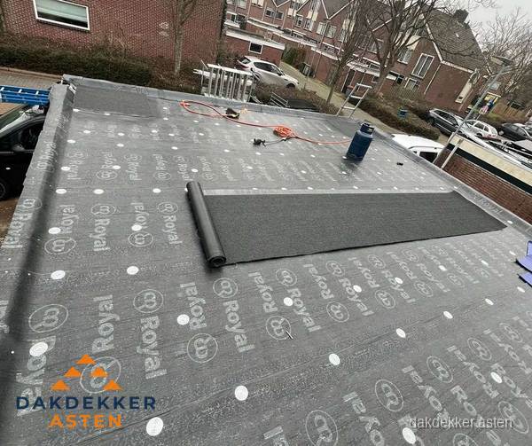 Dakrenovatie plat dak met bitumen dakbedekking in Asten Dakrenovatie plat dak met bitumen dakbedekking in Asten