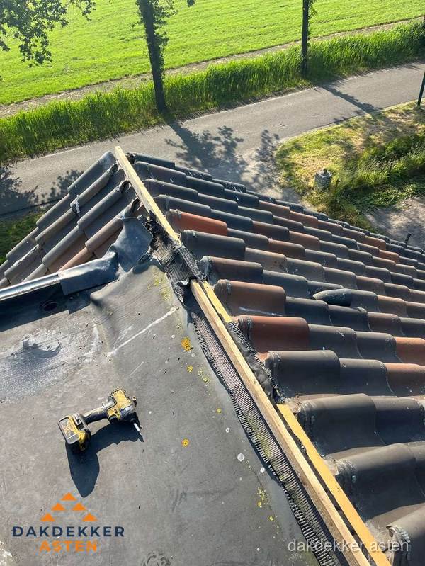 Kosten dakgoot vervangen: werkzaamheden aan dakrand in Asten Kosten dakgoot vervangen: werkzaamheden aan dakrand in Asten