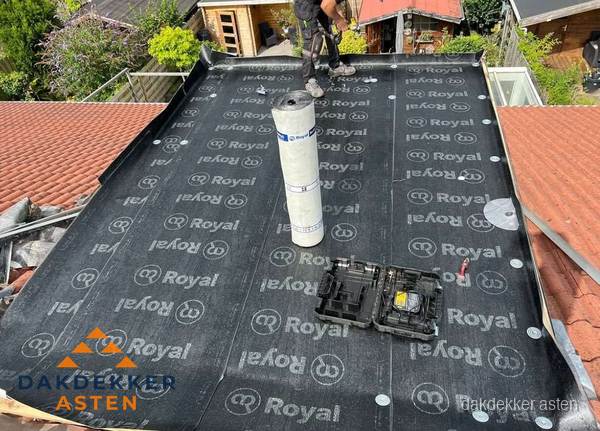 Dakrenovatie met Royal onderdak op plat dak in Asten Dakrenovatie met Royal onderdak op plat dak in Asten